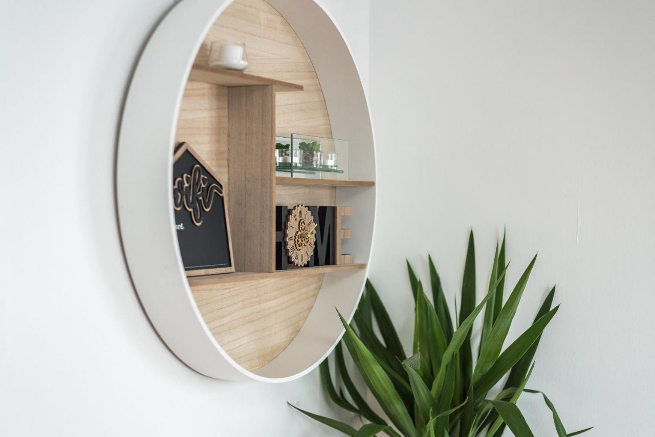 Modern Spacious 3 Bedroom City Centre Apartment - Free Parking - Private Balcony Edinburgh Ngoại thất bức ảnh